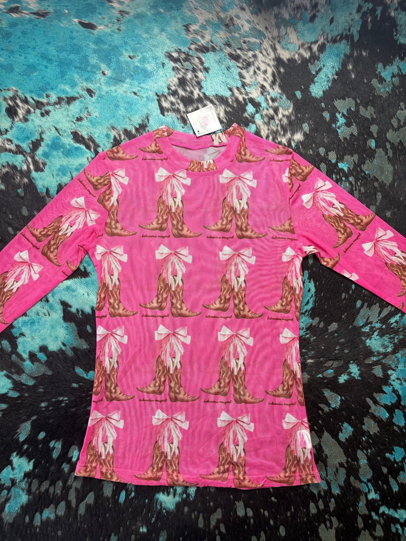 BOOTS AND BOWS MESH TOP
