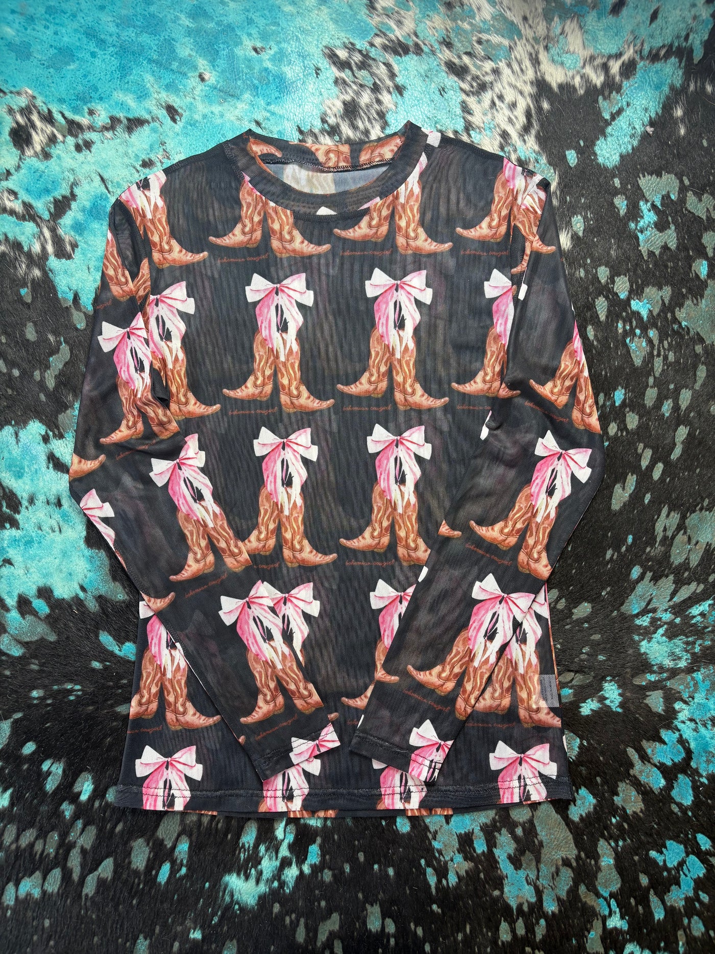 BOOTS AND BOWS MESH TOP